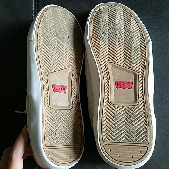 LEVI's gold and White sneakers - Picture 4 of 4